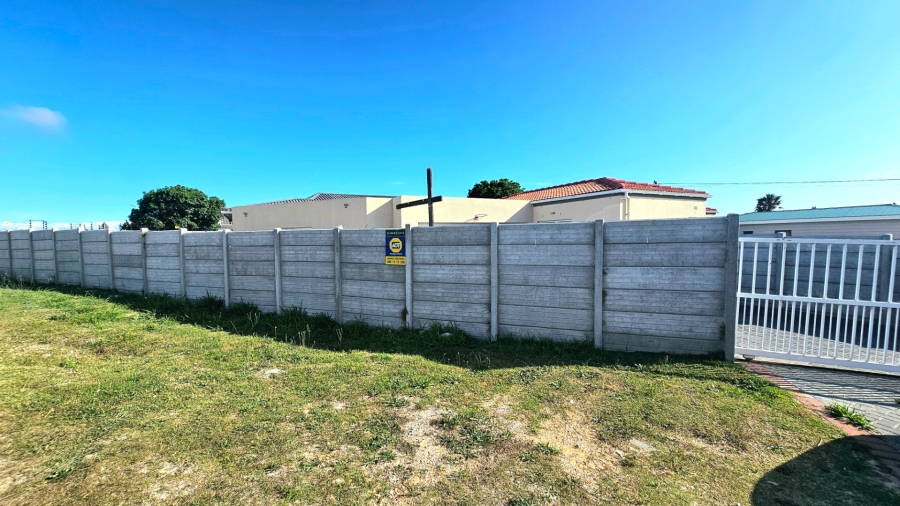 4 Bedroom Property for Sale in Sandbaai Western Cape